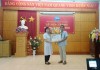 TRAO TẶNG HUY HIỆU 40 NĂM TUỔI ĐẢNG ĐỢT 2/9 CHO ĐỒNG CHÍ THÂN SỸ NĂM - TRƯỞNG KHOA NHI - BV PHỤC HỒI CHỨC NĂNG