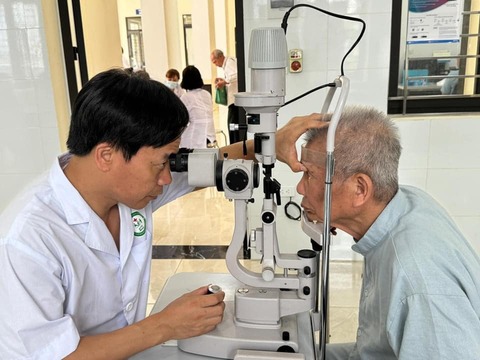 Tổ chức khám sức khỏe cho người cao tuổi