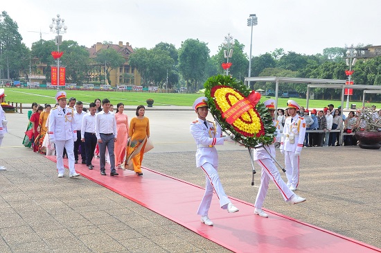 Bệnh viện Phục hồi chức năng tỉnh Bắc Giang tổ chức Lễ báo công dâng Bác tại Lăng Chủ tịch Hồ Chí Minh