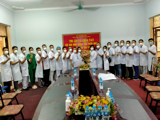 Tri ân đoàn cán bộ y tế tỉnh Tuyên Quang trong công tác phòng chống dịch bệnh Covid-19 tại Bệnh viện Phục hồi chức năng